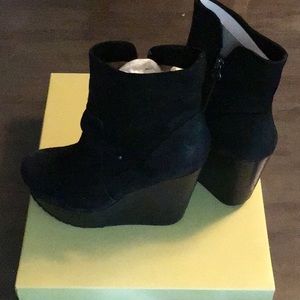 Brand new MAXSTUDIO suede wedge booties.